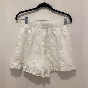 Cider white shorts with daisy pattern. Size S